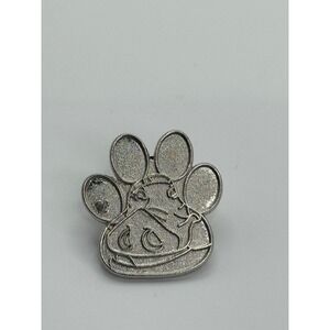 Disney Pumbaa Chaser pin from the 2017
Disney Hidden Mickey "The Lion King"